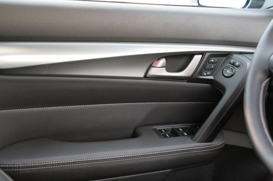 Детали интерьера Acura TL SH-AWD 2008 года  (фото 14 из 65)